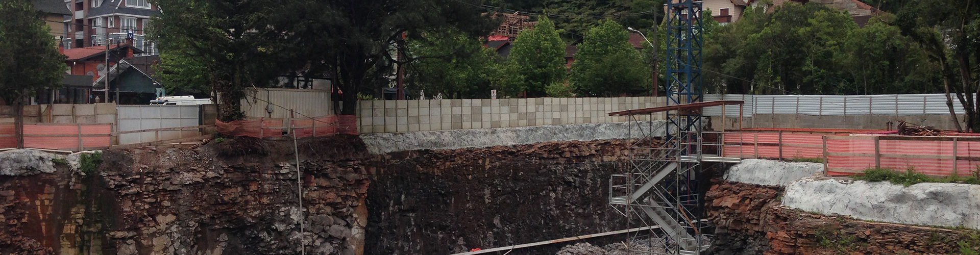 Desmontes de Alta complexidade para fundações do Hotel Laghetto em Gramado – RS